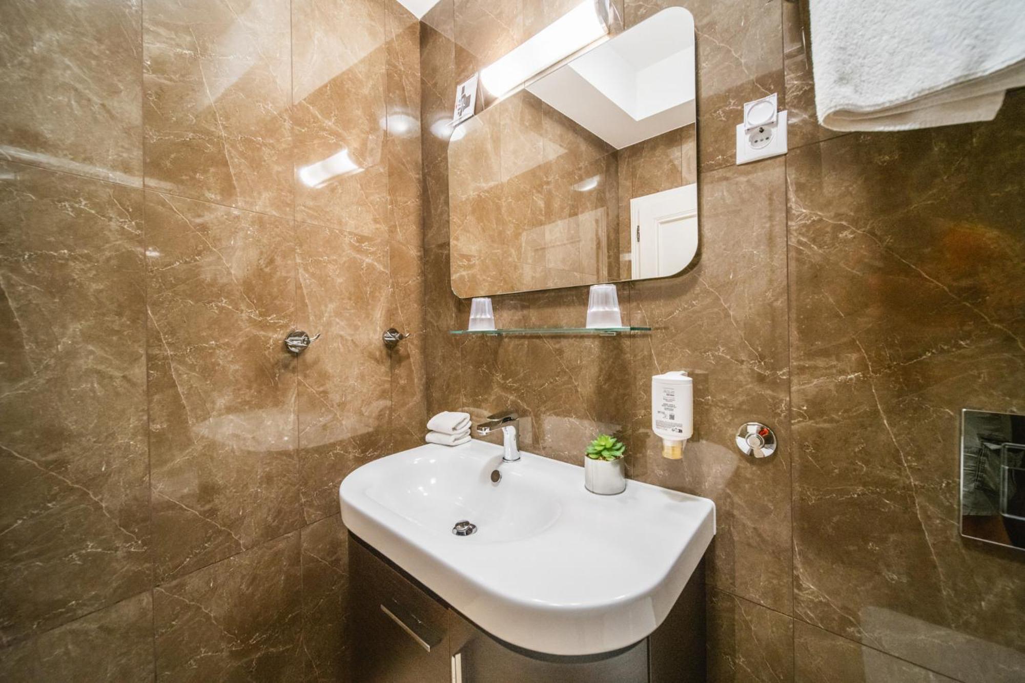 Sunce Palace Apartments With Free Offsite Parking Дубровник Экстерьер фото